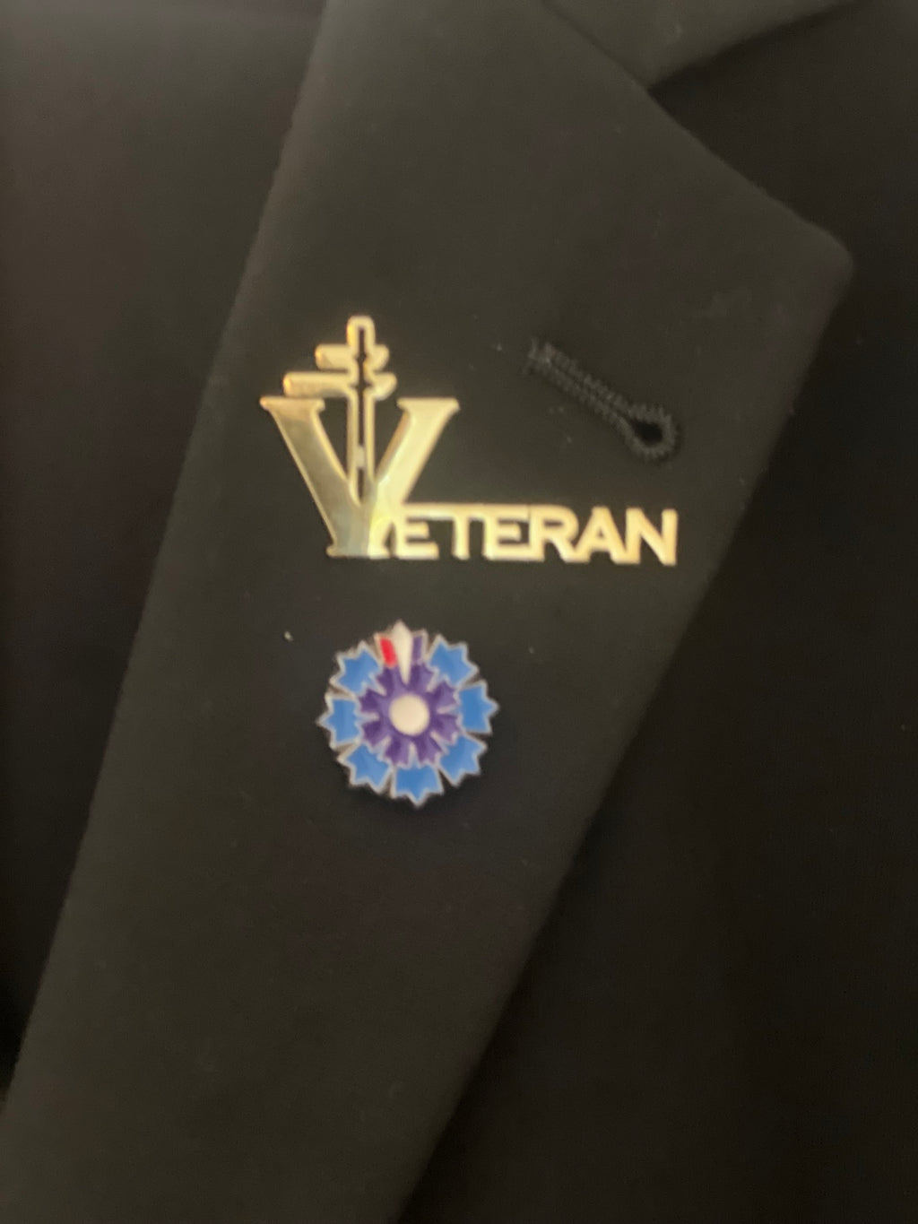 BROCHE « LE VÉTÉRAN » – FINITION OR