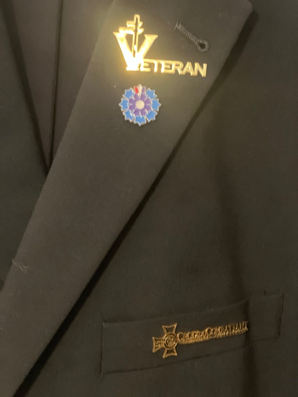 BROCHE « LE VÉTÉRAN » – FINITION OR