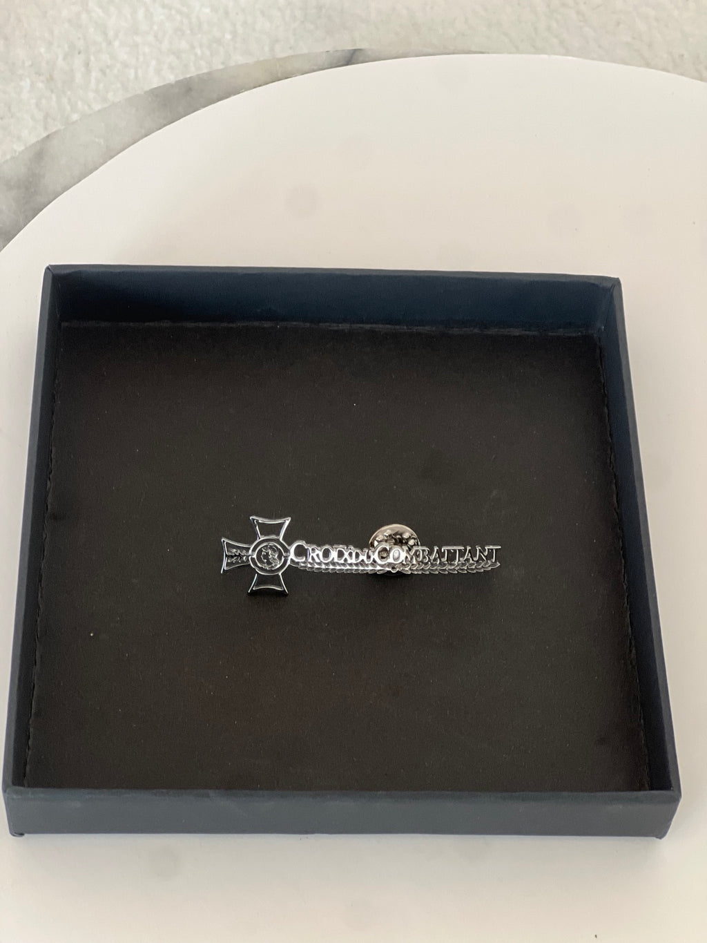 BROCHE « CROIX DU COMBATTANT » ARGENTÉE