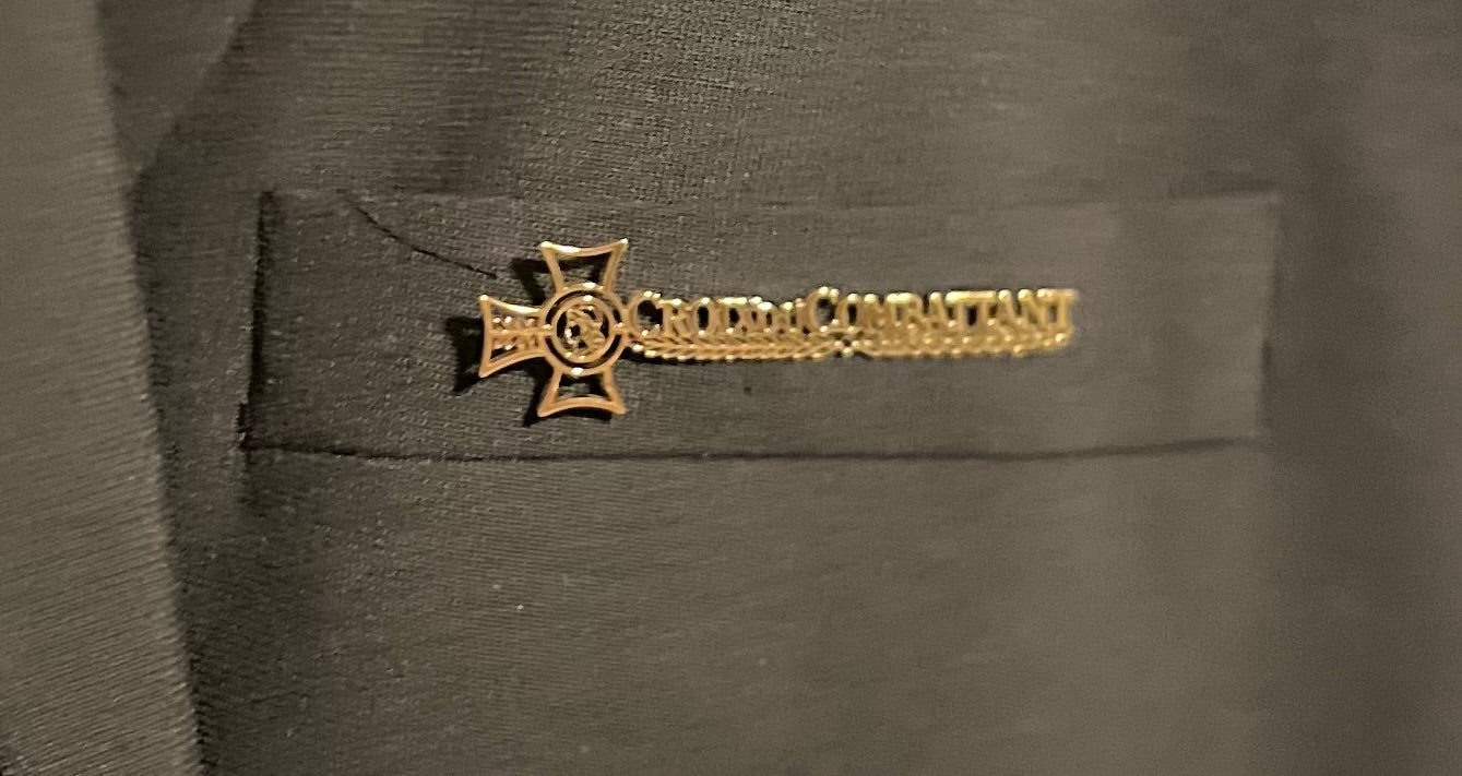 Broche Croix du Combattant – Broche Métal Doré