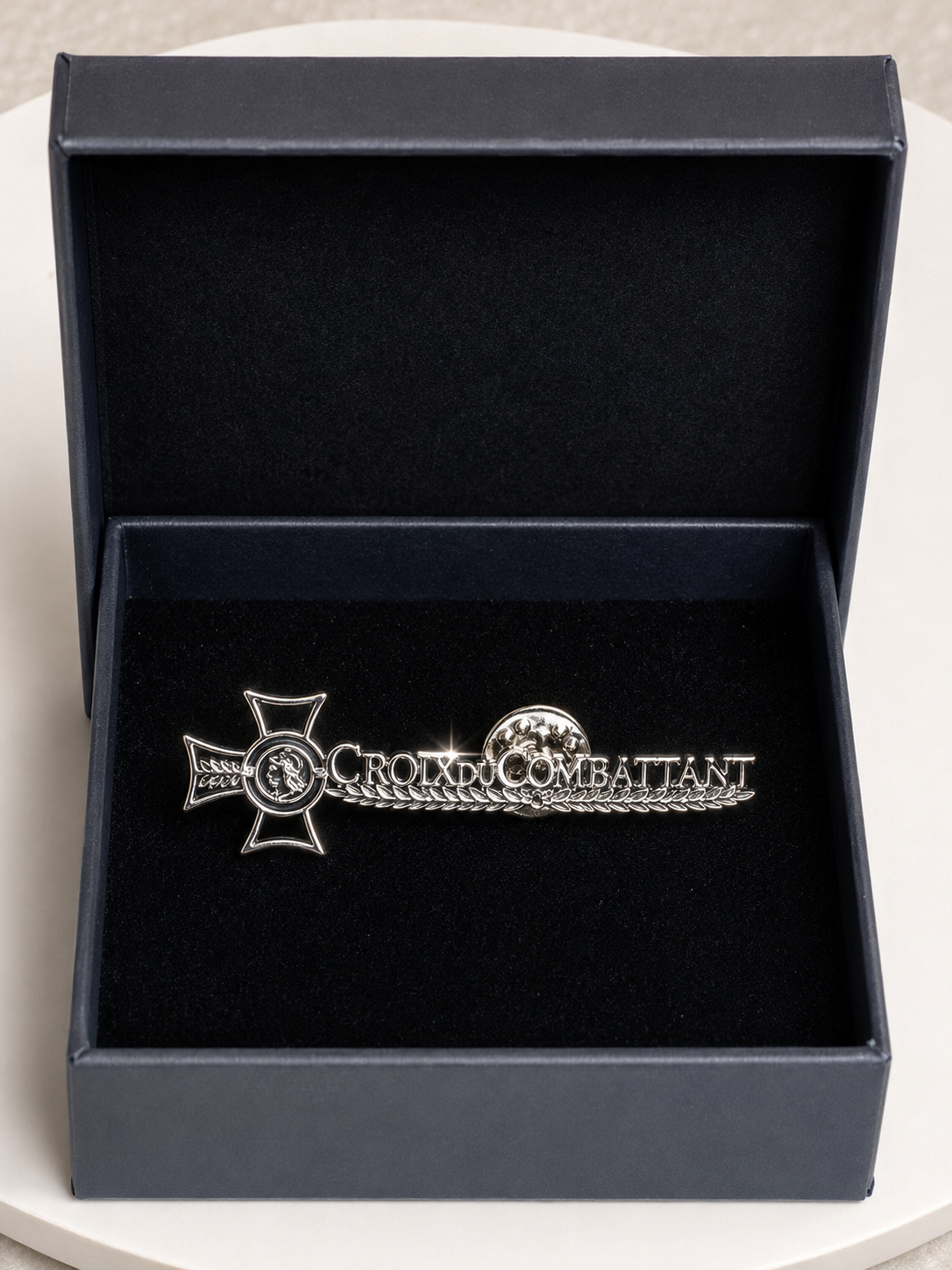 BROCHE « CROIX DU COMBATTANT » ARGENTÉE